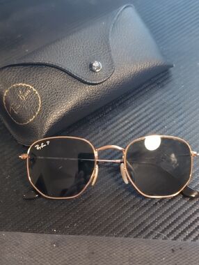 Ray-Ban RB 3548-N witg Black Leather Textured Sunglass Case
